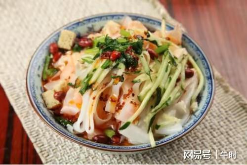 涼皮仿黃瓜絲被罰，漢堡配菜是否需要食品生產許可證？